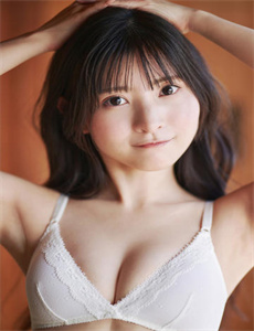《征服艳妇后宫春色》